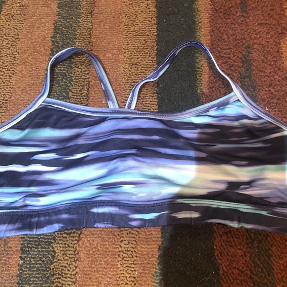 Bras - Picture 7 of 9